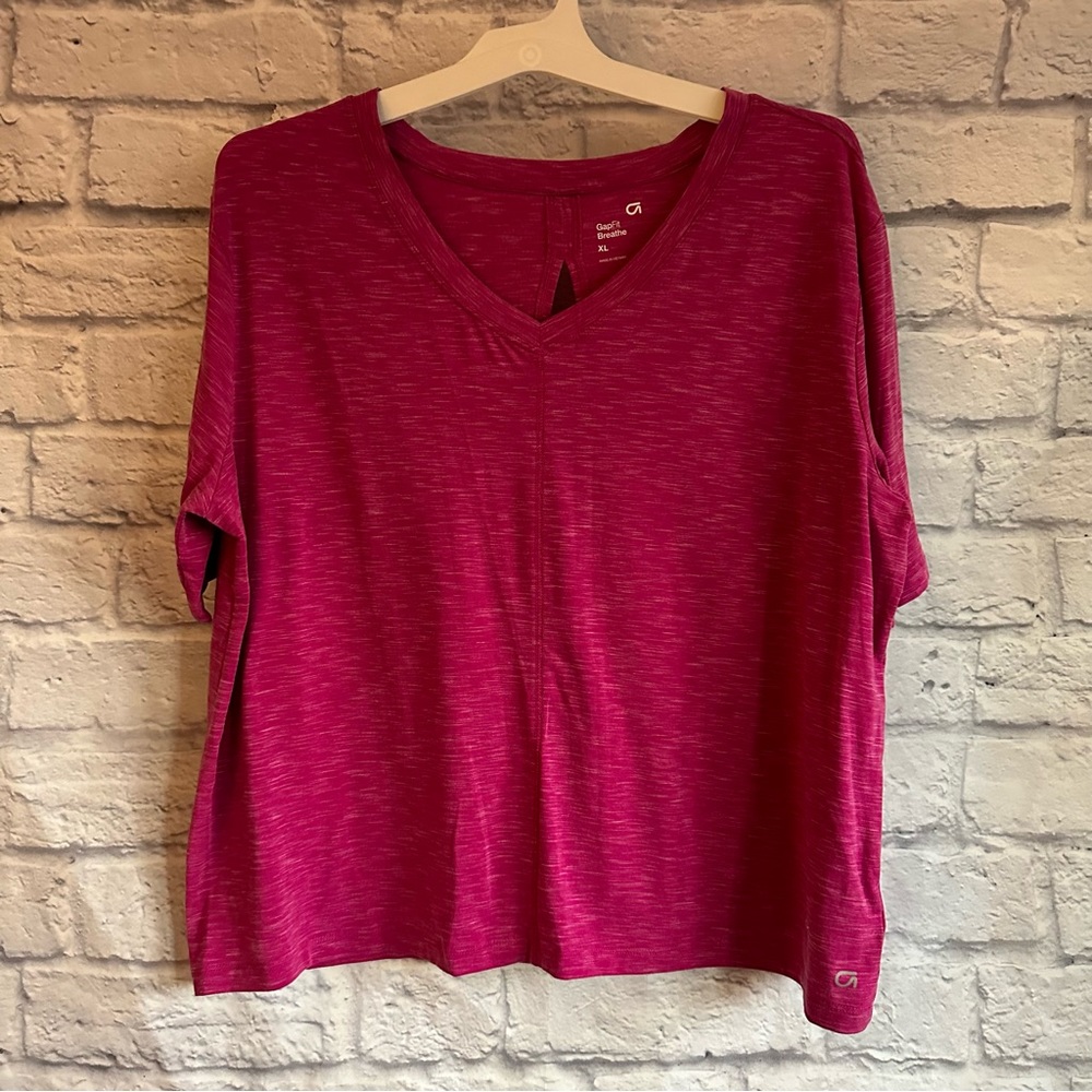 PREOWNED GAP FIT PEEP HOLE BACK SHORT SLEEVE ATHLETIC TOP PINK WOMENS XL